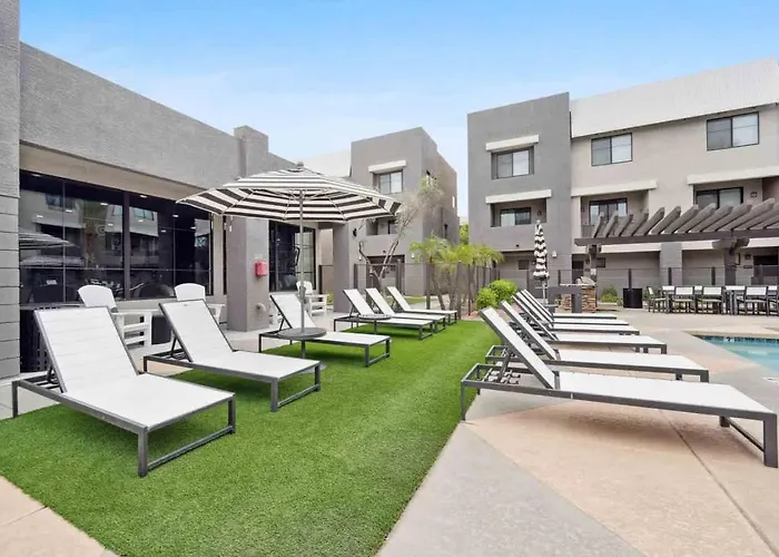Cozysuites - Westgate With Pool 01 Glendale