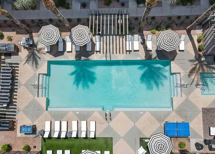 Apartment Cozysuites - Westgate With Pool 01 *